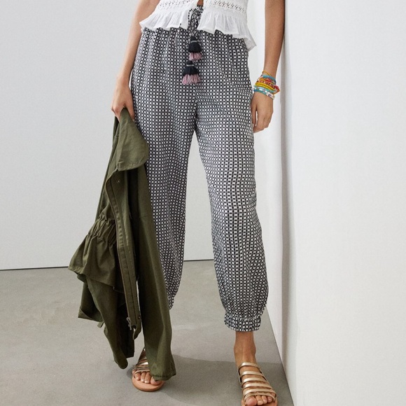 Anthropologie Pants - ANTHROPOLOGIE NWOT S TASSELED JOGGERS